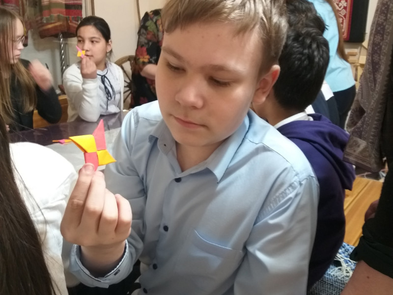 Мастер-класс в технике оригами , с учениками 12 школы☀️.